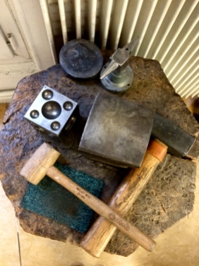 Les outils utilisés par Flavie dans son atelier. © JITMF